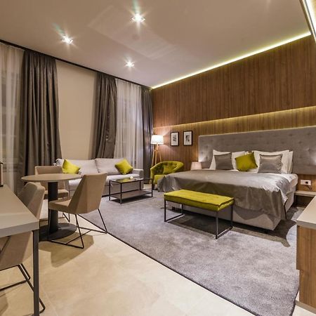 Dezman Luxury Center Apartment ซาเกร็บ ภายนอก รูปภาพ