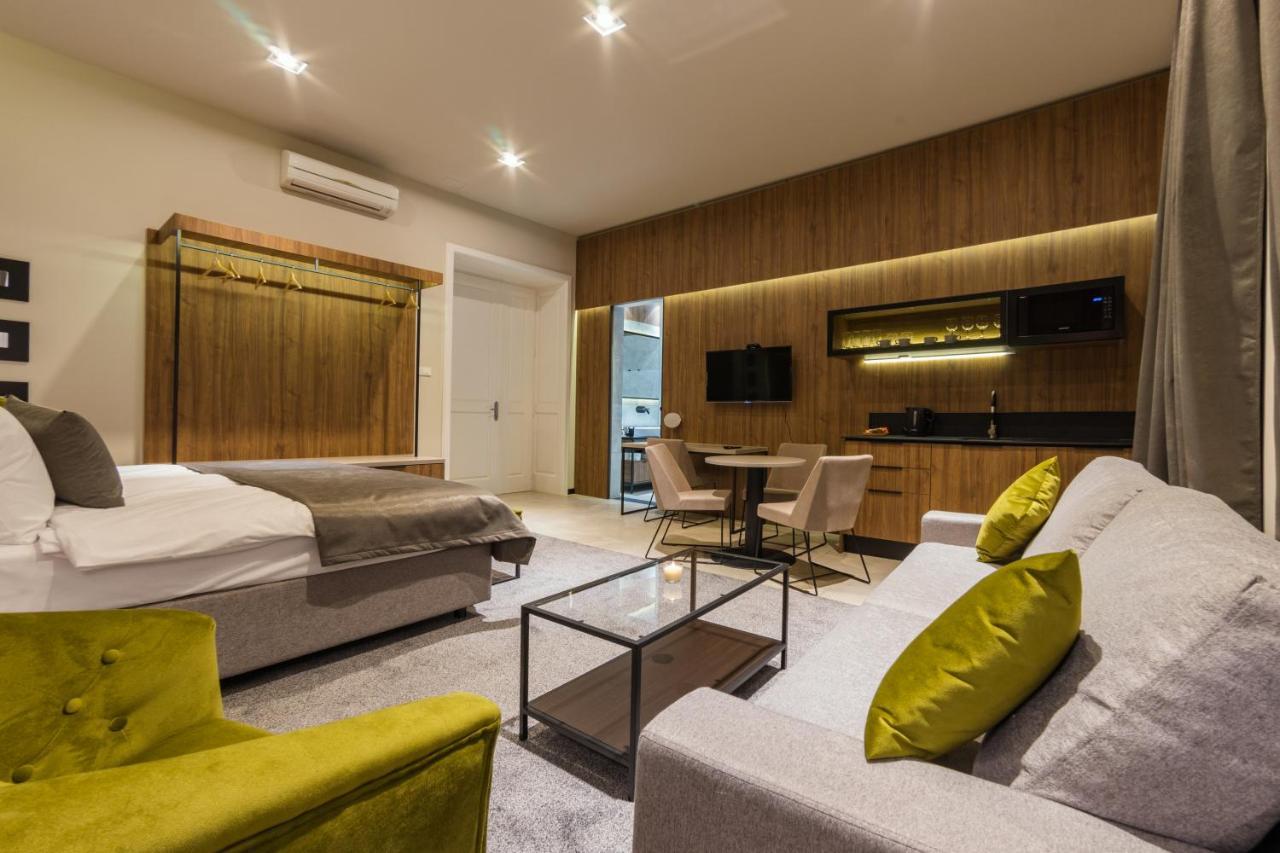 Dezman Luxury Center Apartment ซาเกร็บ ภายนอก รูปภาพ